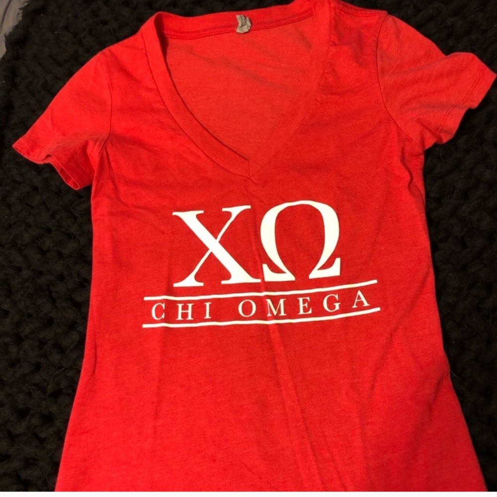 Chi Omega v neck